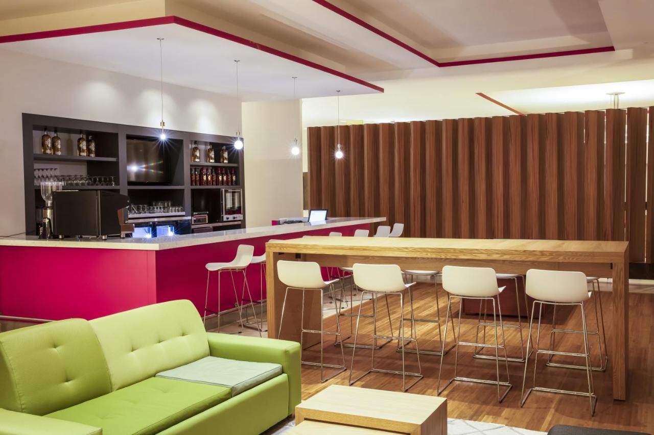 Fiesta Inn Celaya Galerias מראה חיצוני תמונה